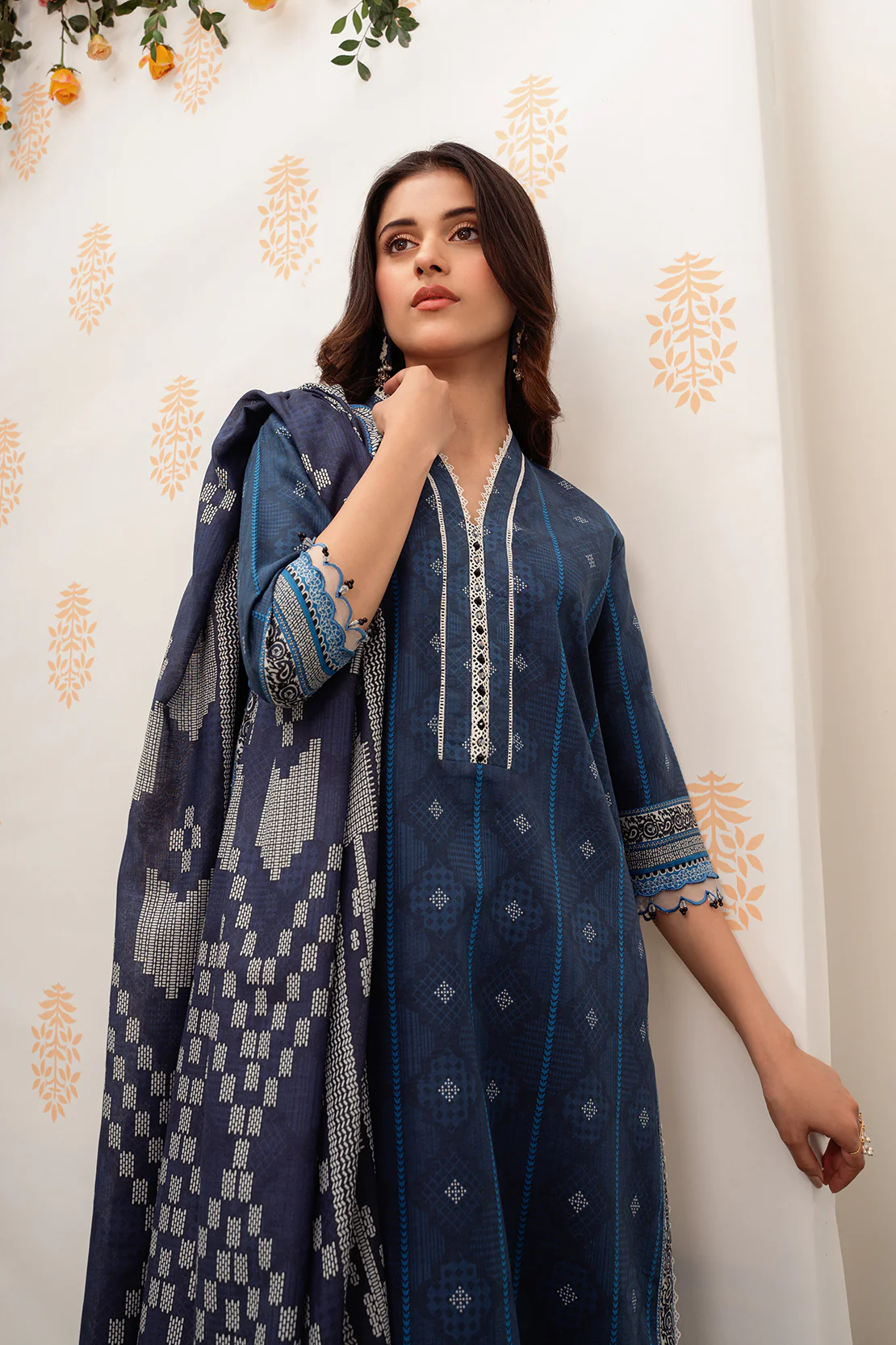 Printed - 3 Pc Lawn Suit - Image 2