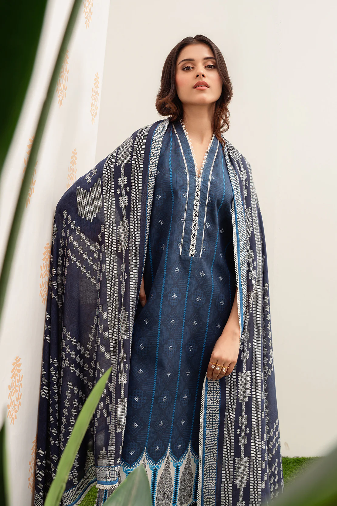 Printed - 3 Pc Lawn Suit - Image 4