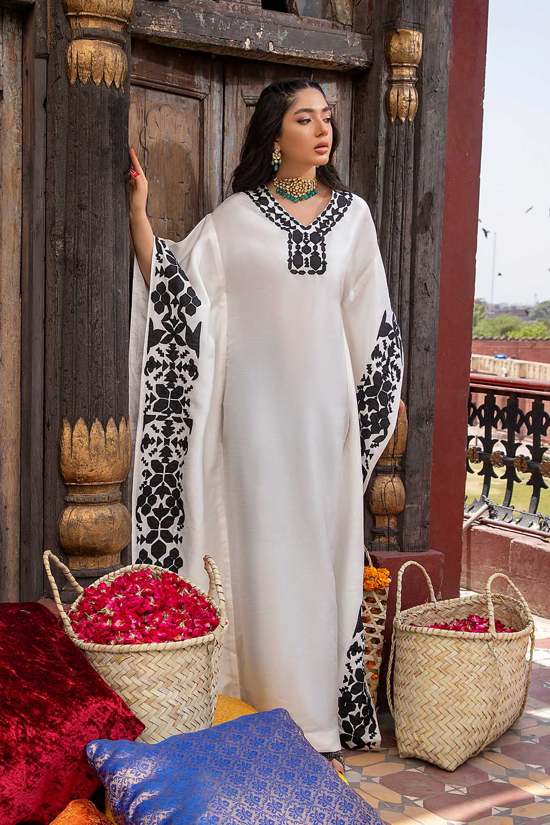 D557 - White - Image 5