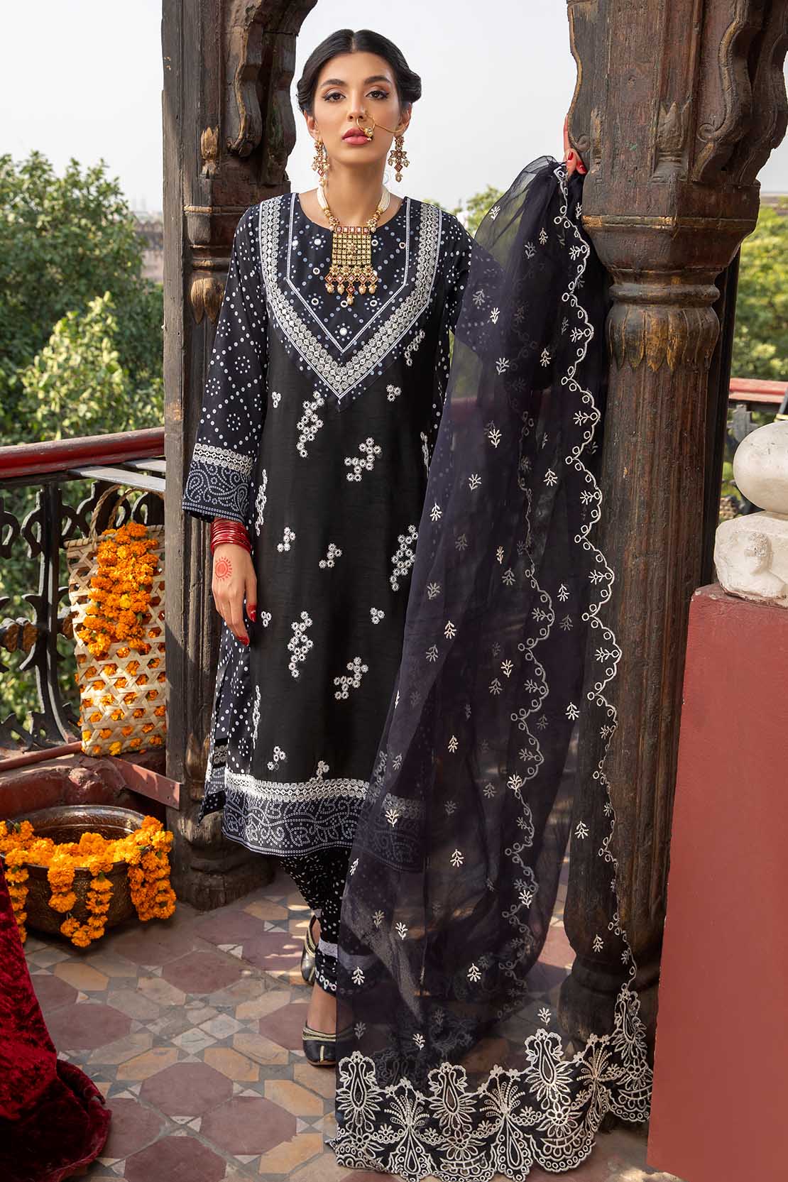 D561 - Black - Image 2