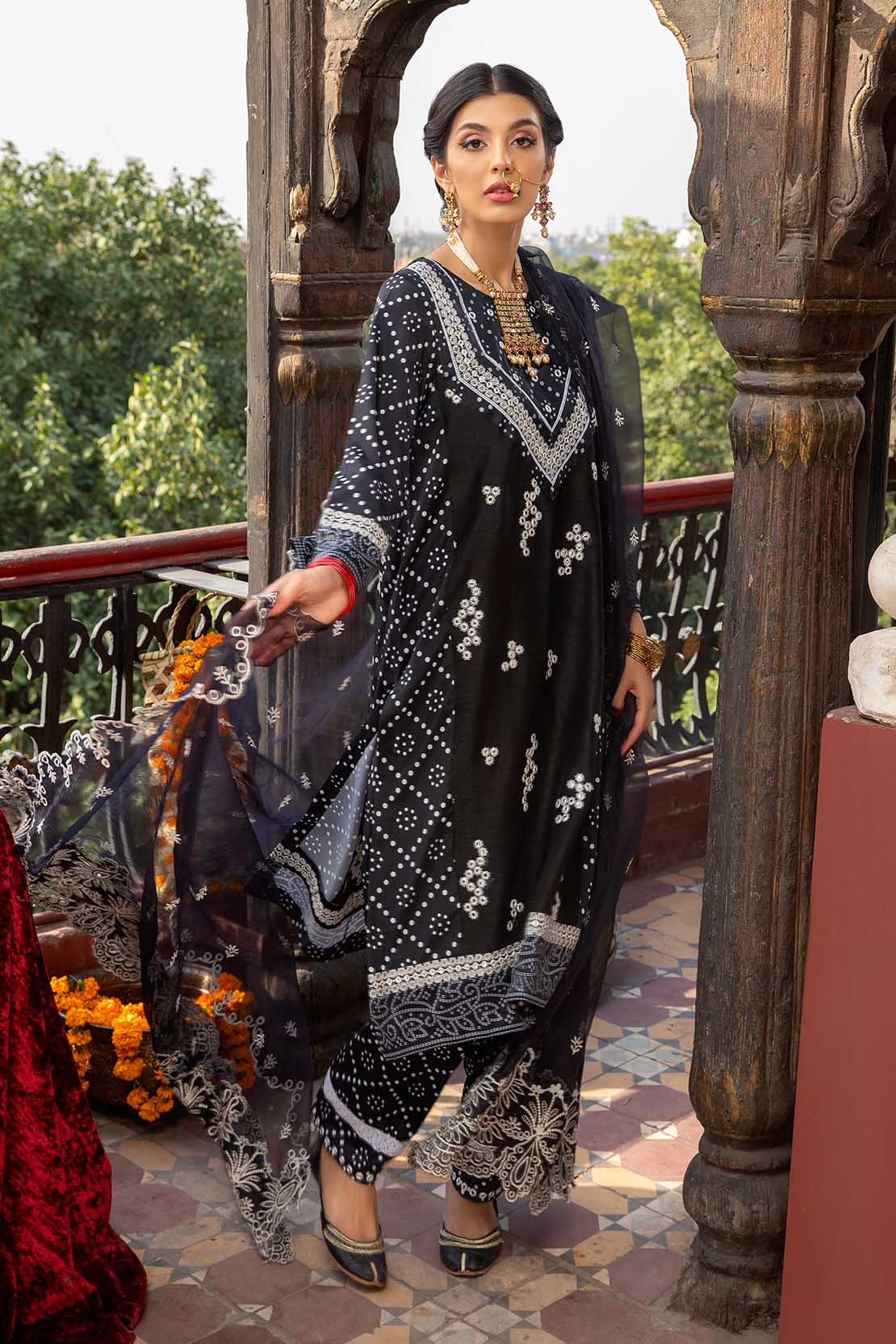 D561 - Black - Image 3