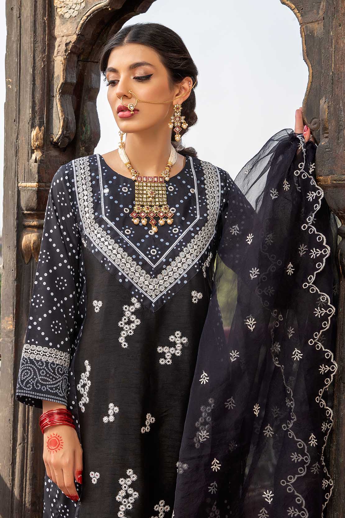 D561 - Black - Image 6
