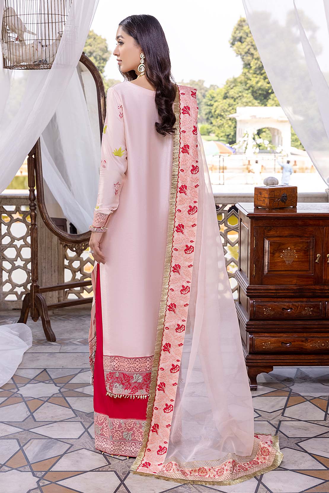 D576 - Image 3