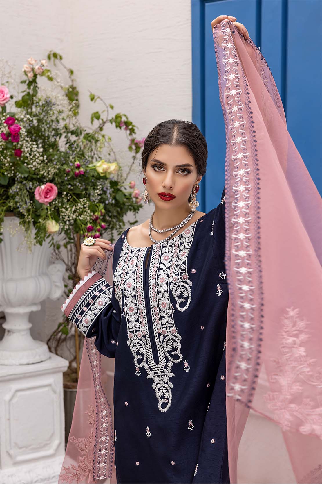 Embroidered Raw Silk suit - Image 6