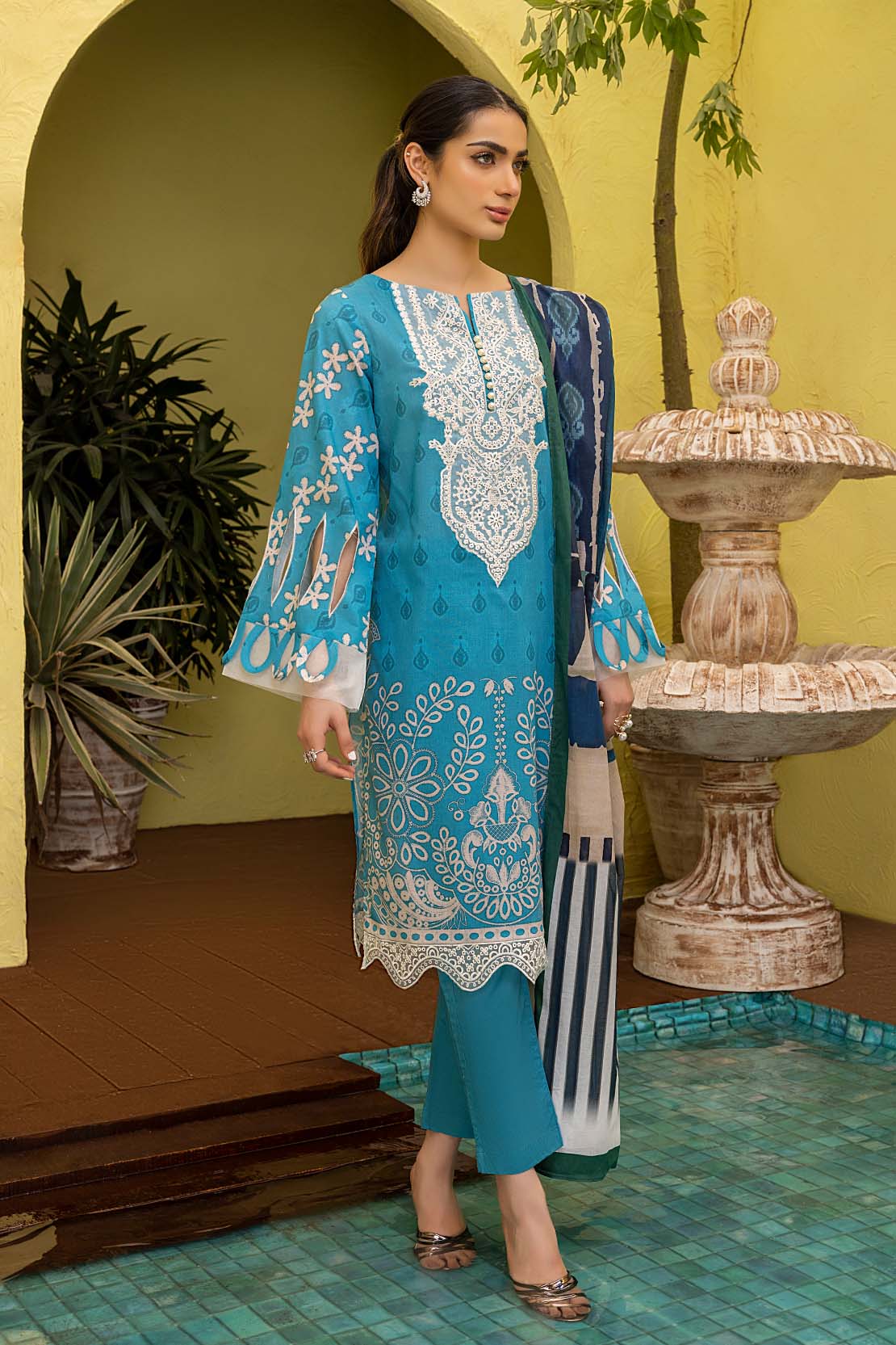 Shirt Trouser Dupatta - Image 4