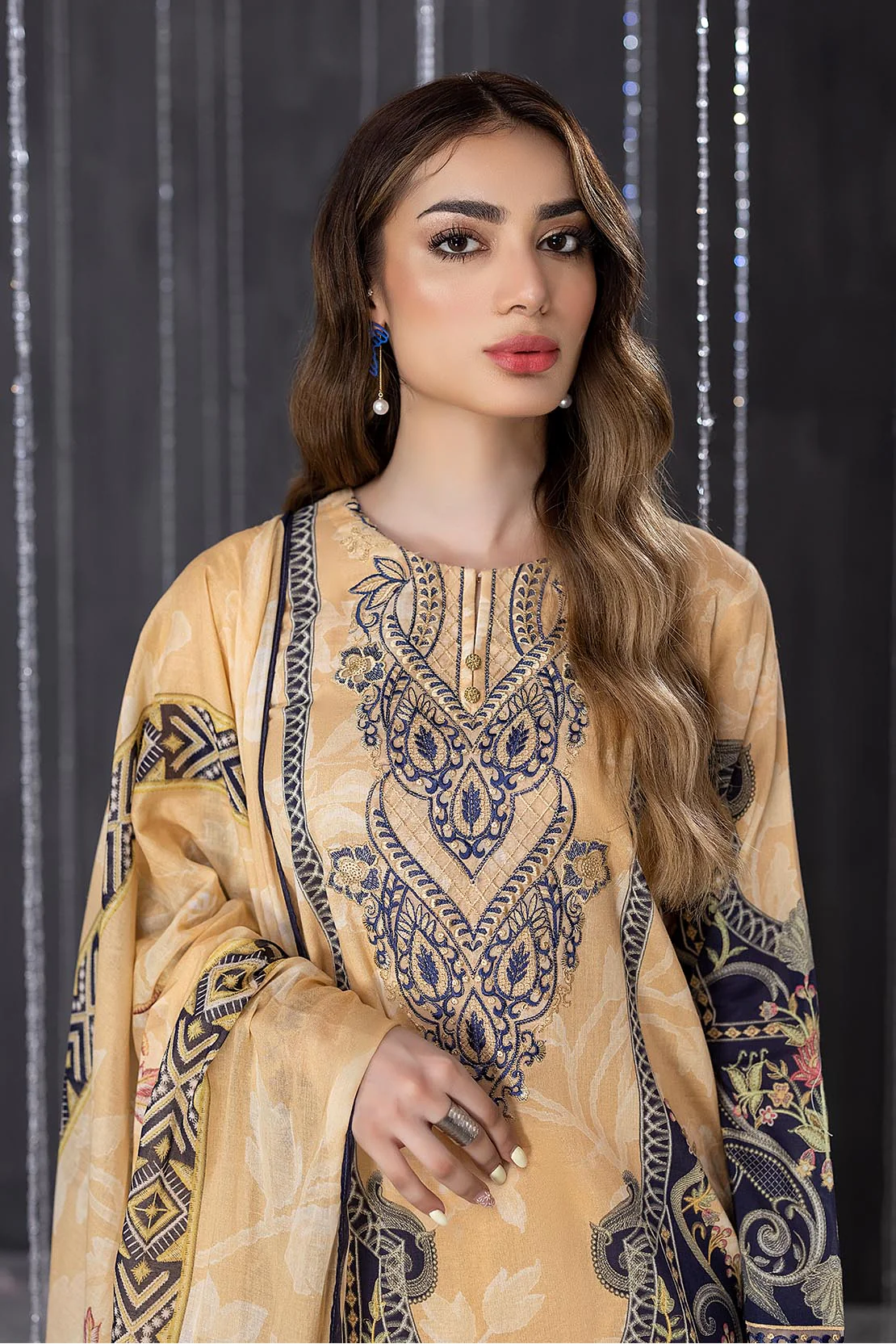 Shirt Trouser Dupatta - Image 4
