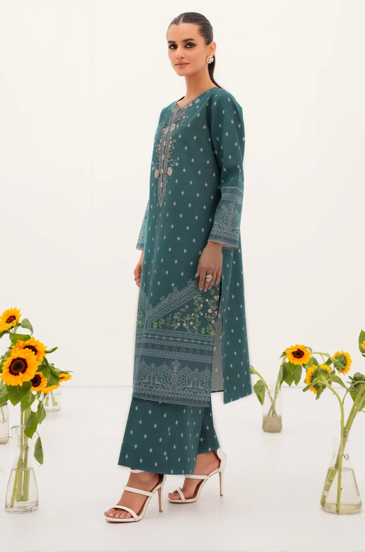Printed - 2 Pc Lawn Suit (Stitched) - Image 3