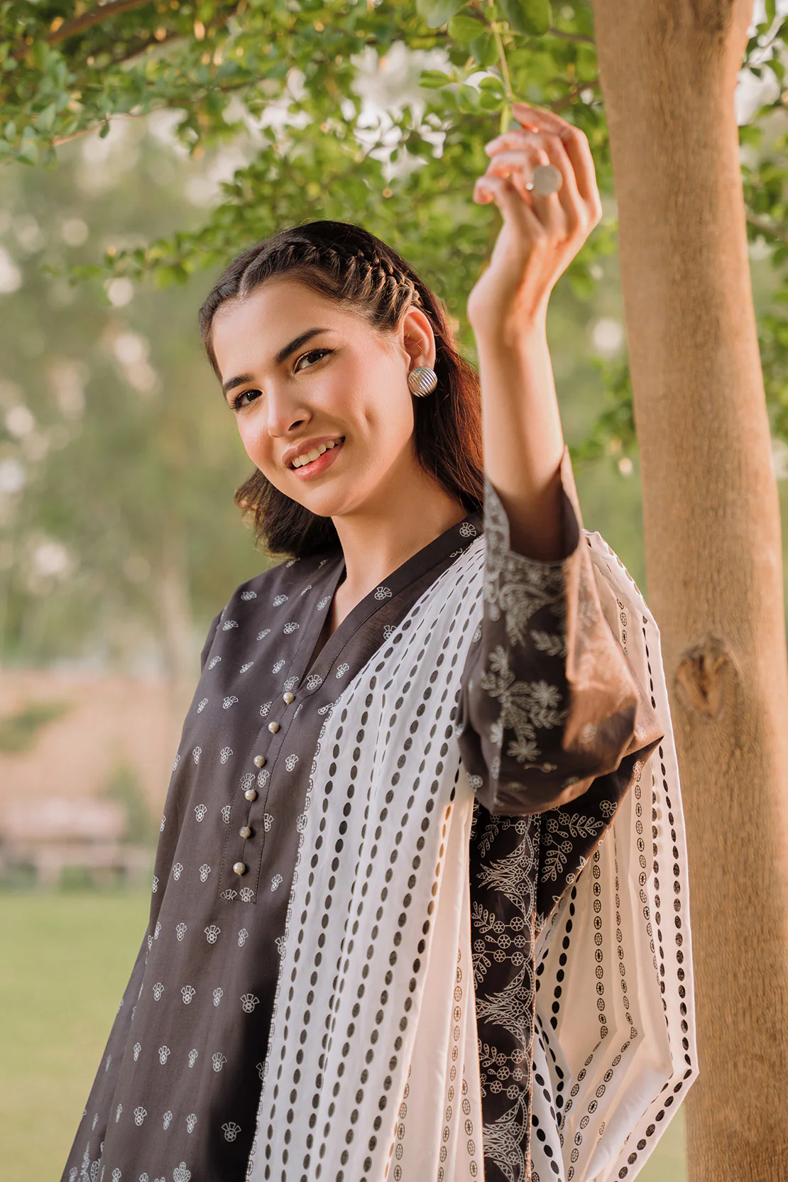 Printed - 2 Pc Lawn Suit (Stitched) - Image 3