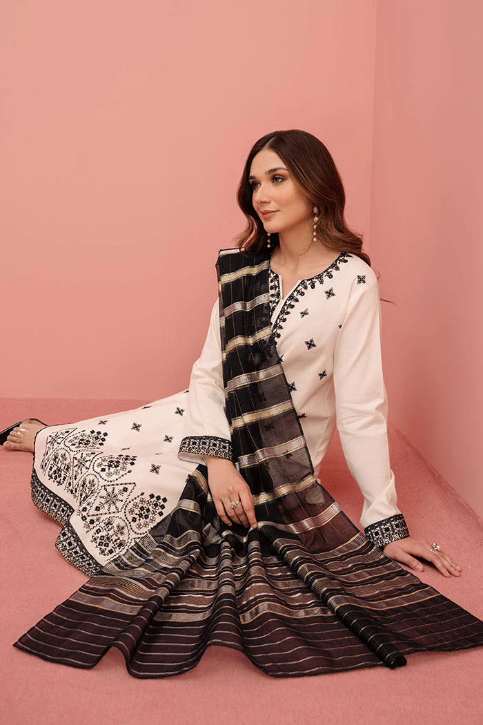 Dyed - 3 Pc Lawn Suit (Unstitched) - Image 7