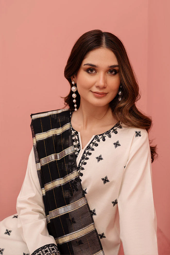 Dyed - 3 Pc Lawn Suit (Unstitched) - Image 8