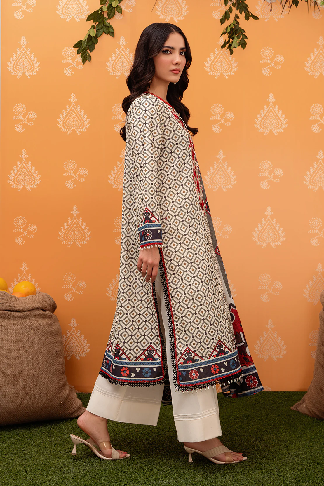 Printed - 2 Pc Lawn Suit - Image 4