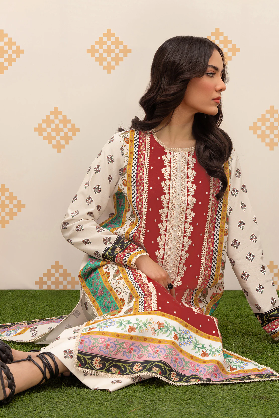 Printed - 2 Pc Lawn Suit - Image 3