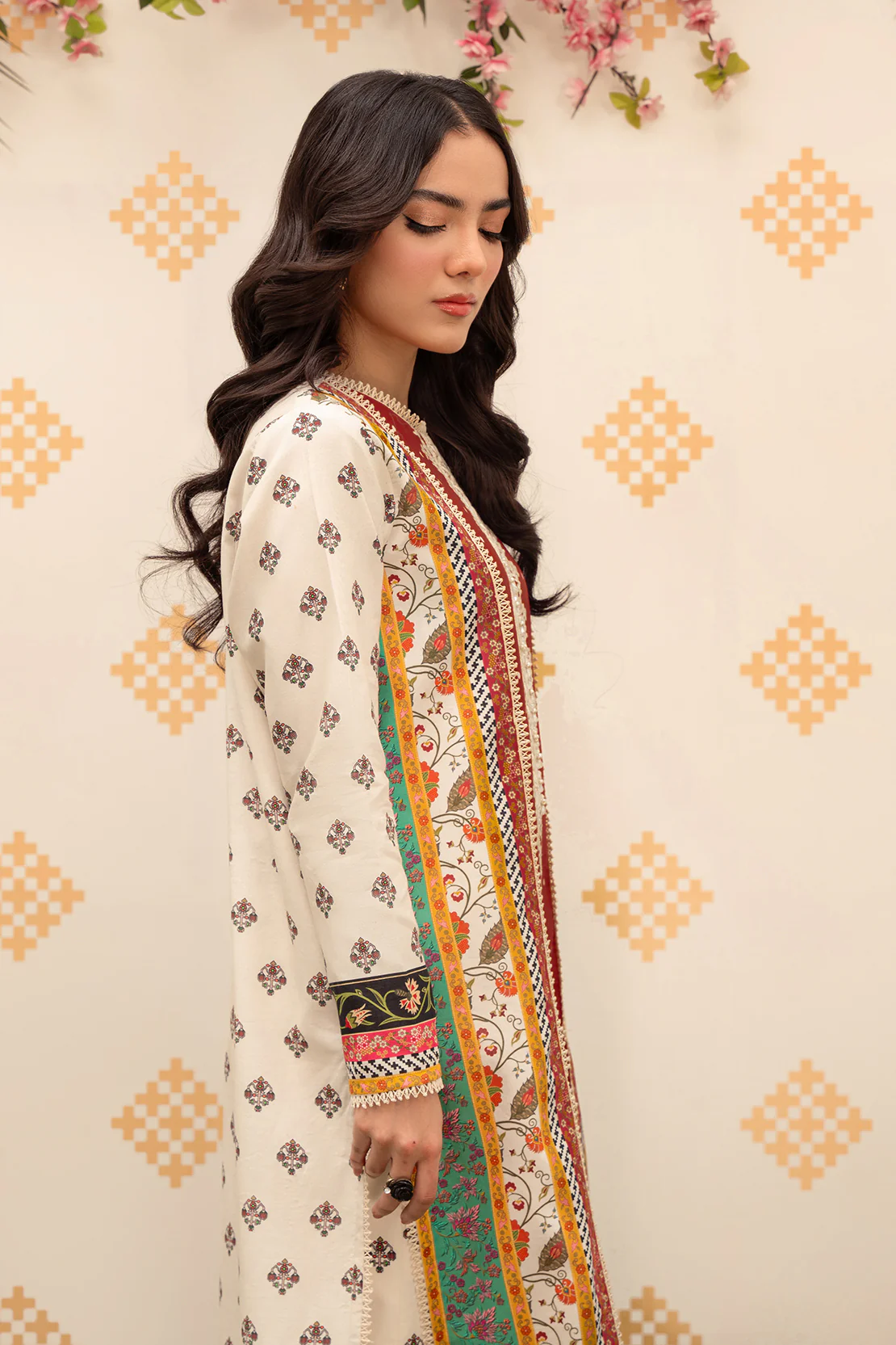 Printed - 2 Pc Lawn Suit - Image 5