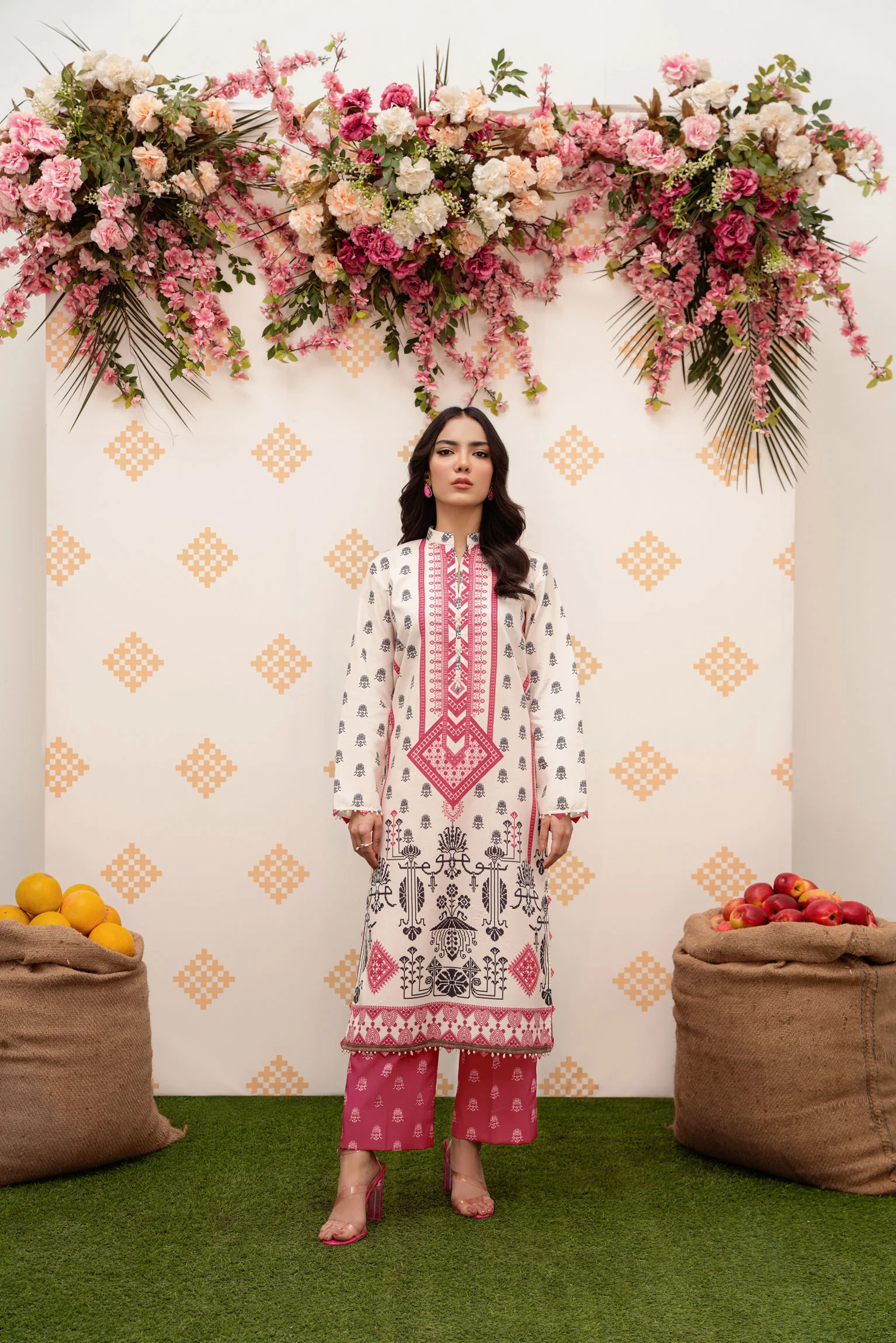 Printed - 2 Pc Lawn Suit - Image 2