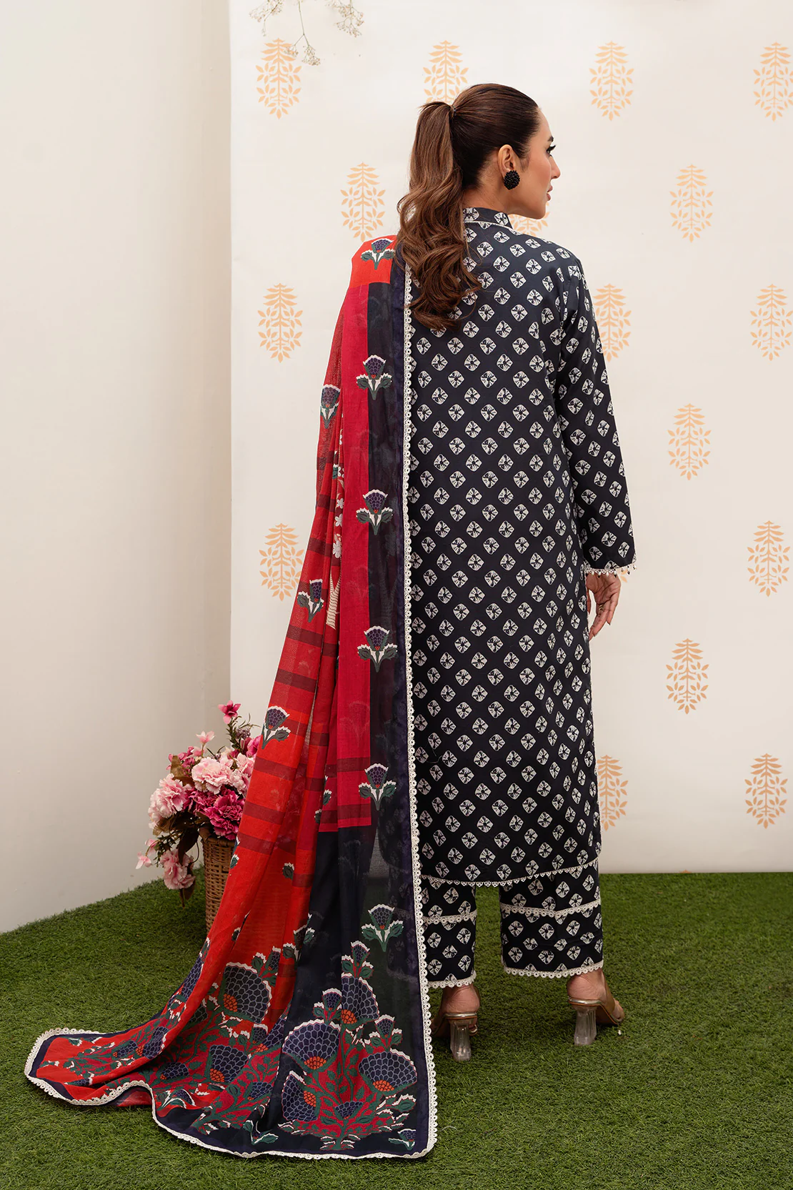 Printed - 3 Pc Lawn Suit - Image 5