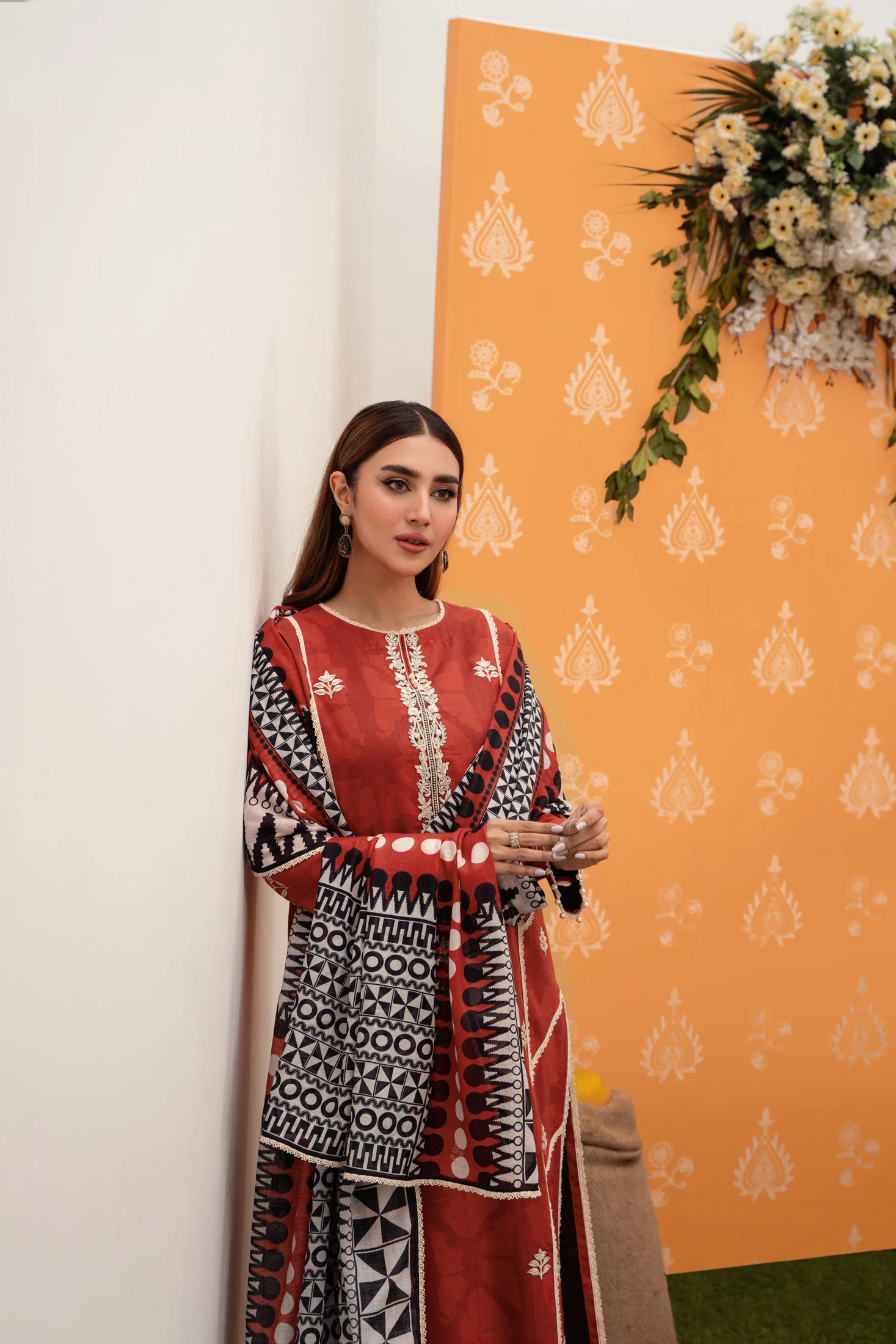 Printed - 3 Pc Lawn Suit - Image 2