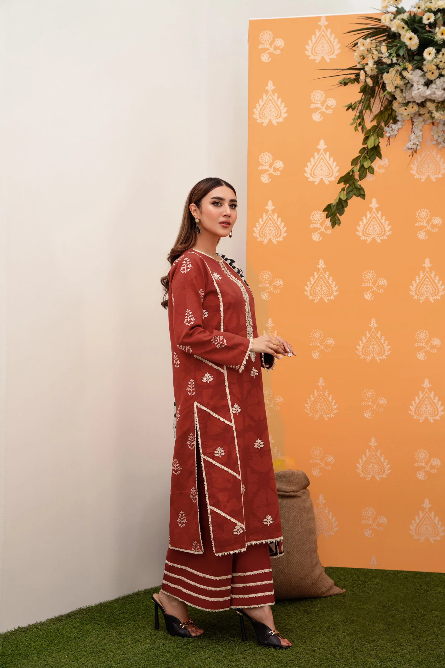 Printed - 3 Pc Lawn Suit - Image 3