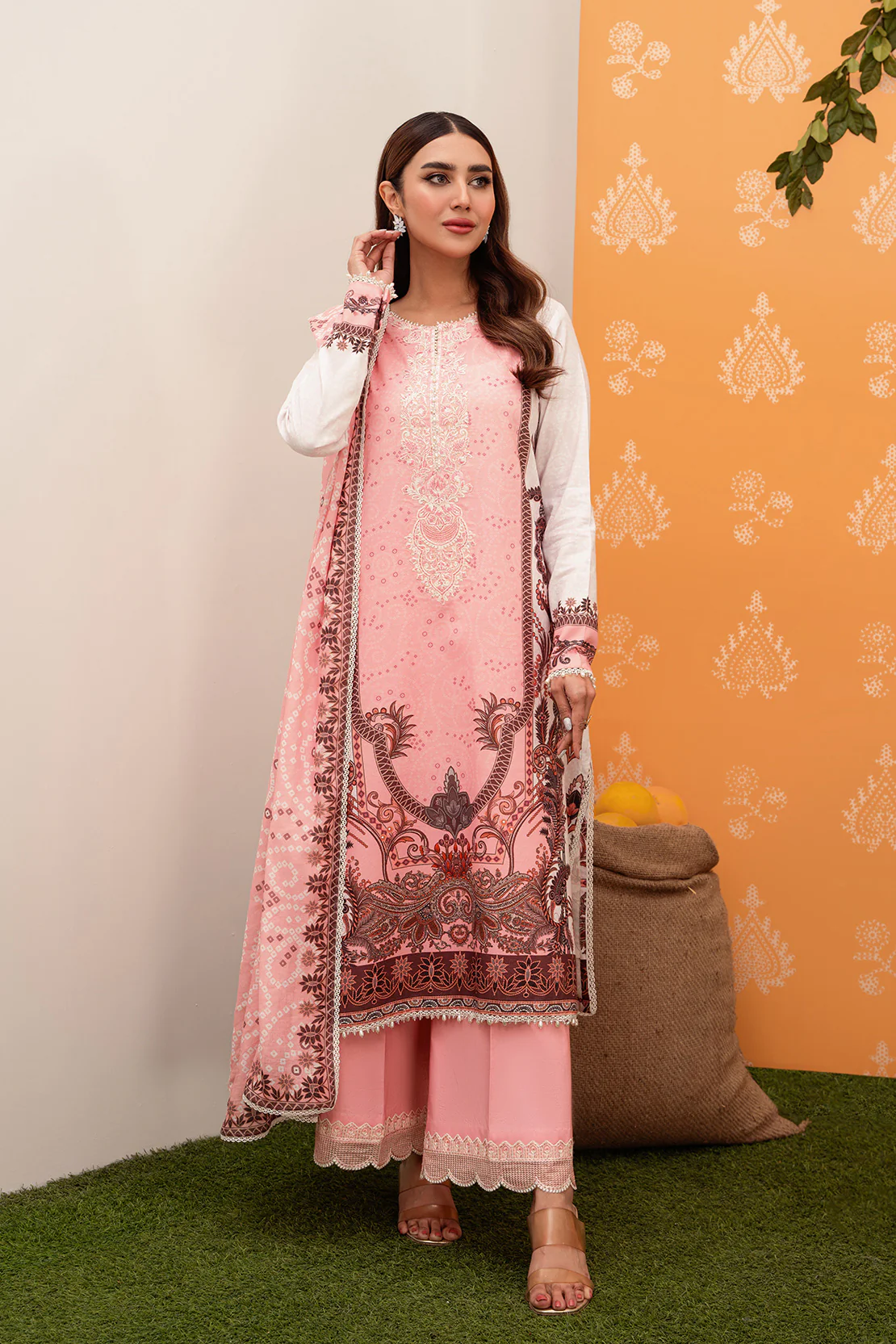Printed - 3 Pc Lawn Suit - Image 3
