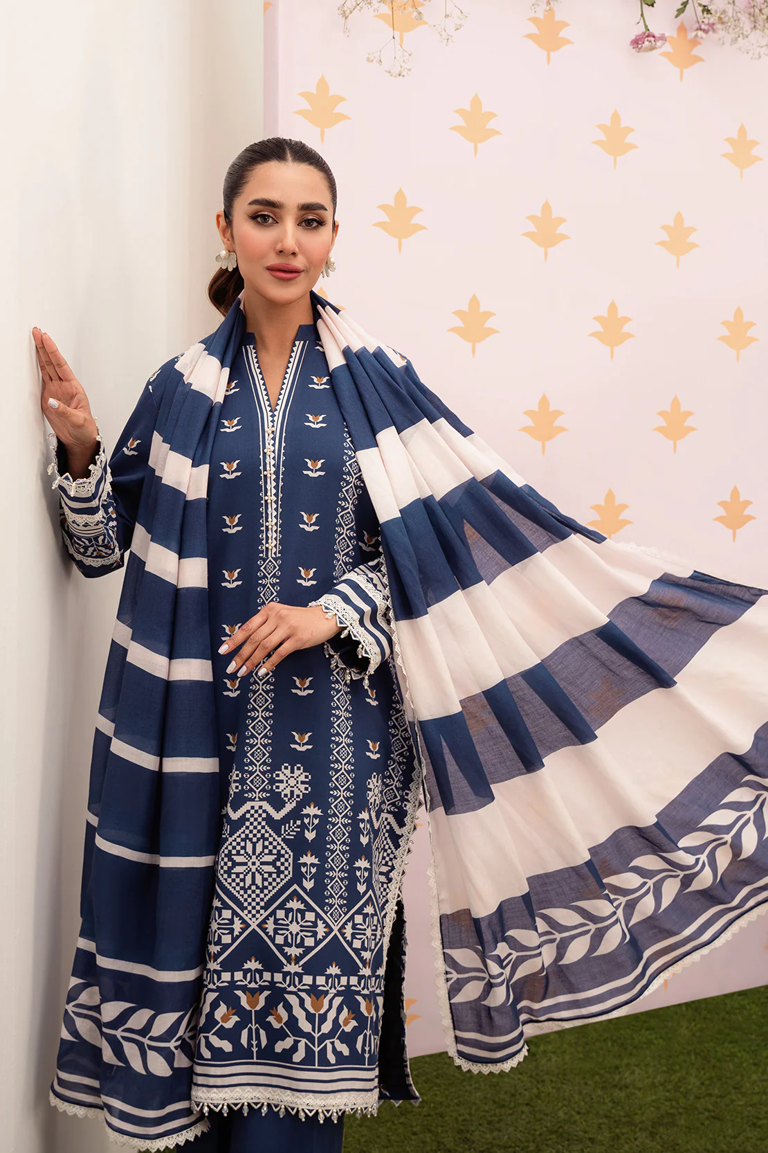 Printed - 3 Pc Lawn Suit - Image 7