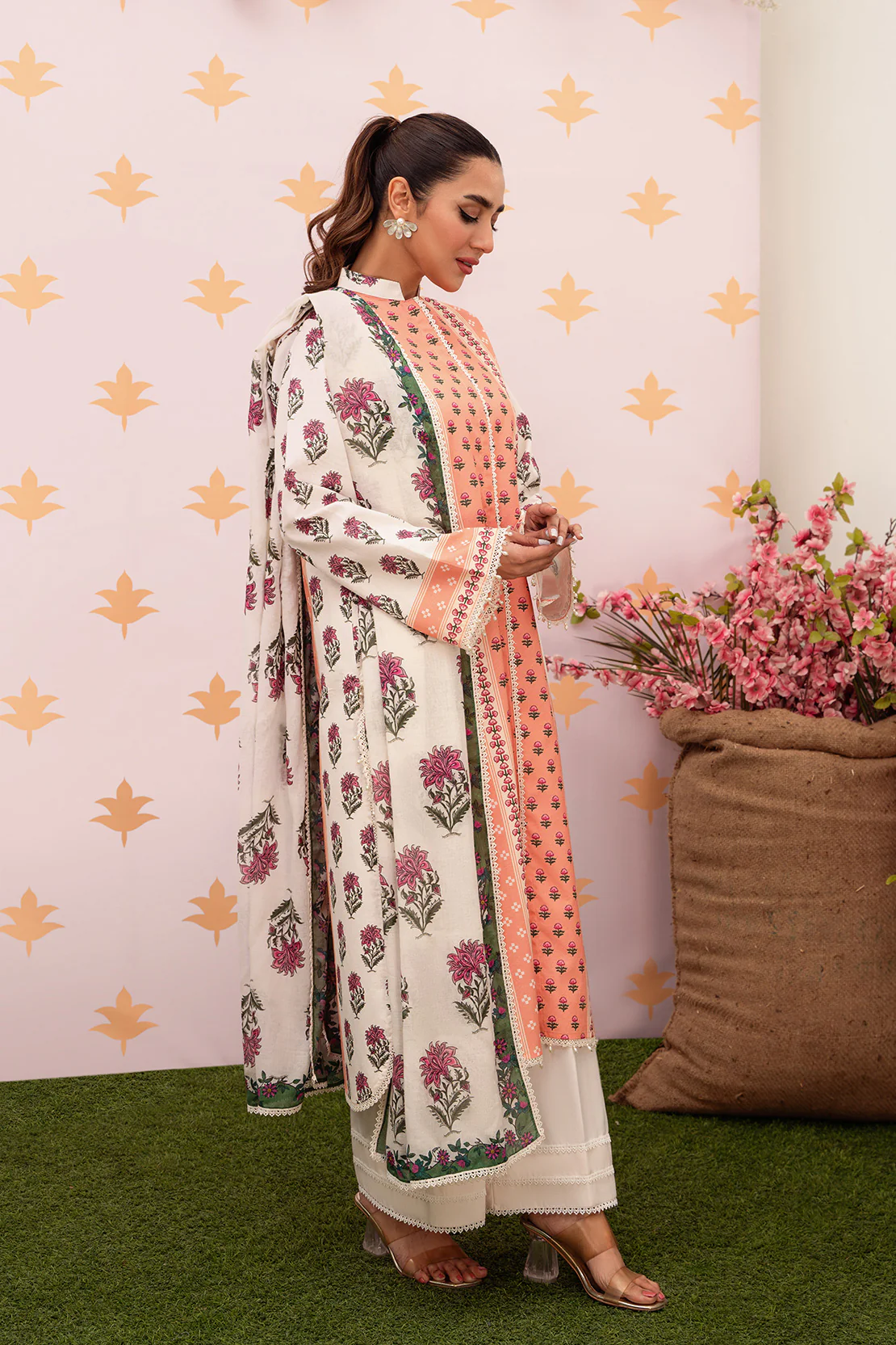 Printed - 3 Pc Lawn Suit - Image 4
