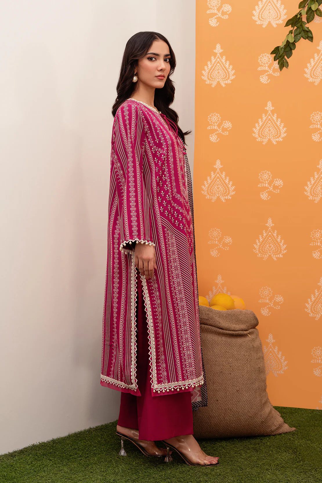 Printed - 3 Pc Lawn Suit - Image 3