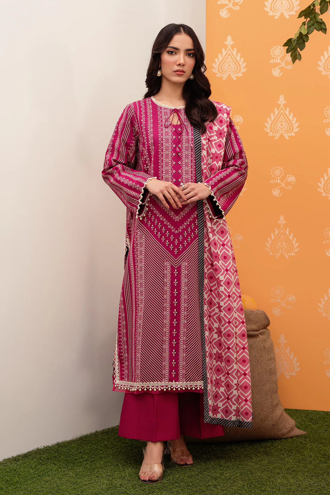 Printed - 3 Pc Lawn Suit - Image 4