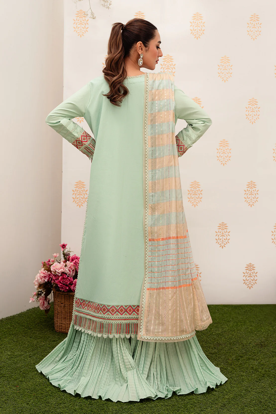 Dyed - 3 Pc Lawn Suit - Image 4
