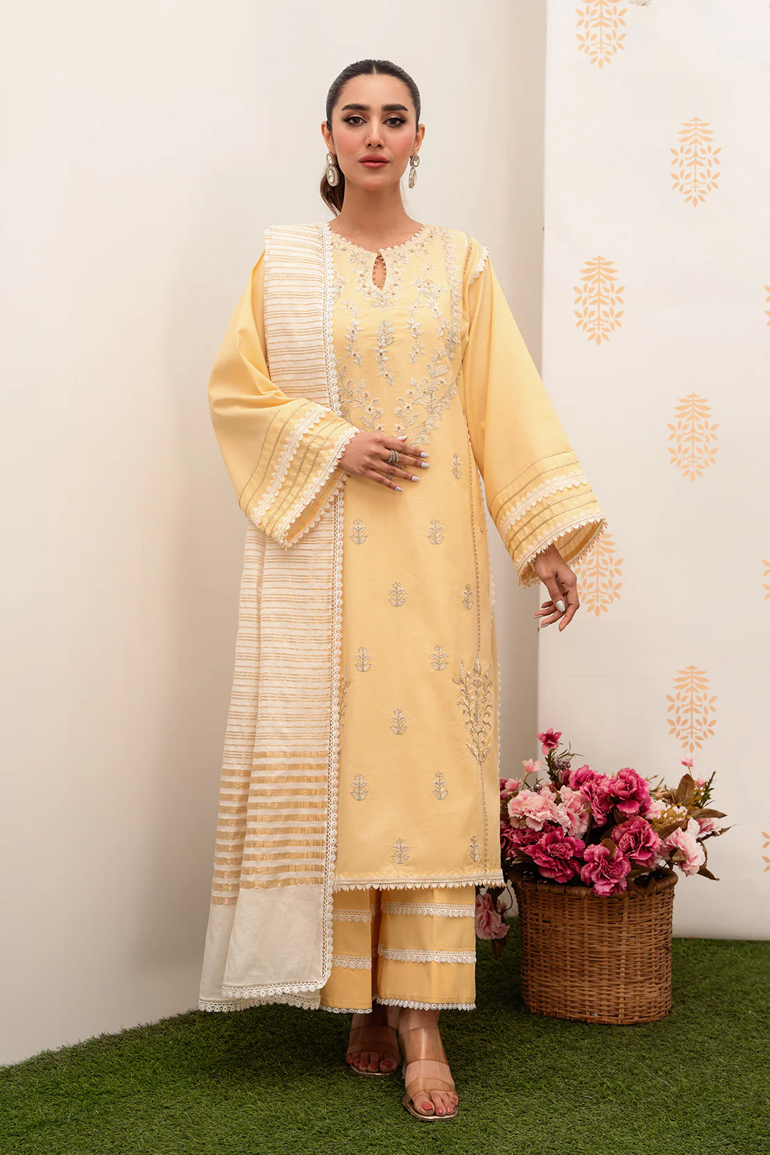 Dyed - 3 Pc Lawn Suit - Image 2