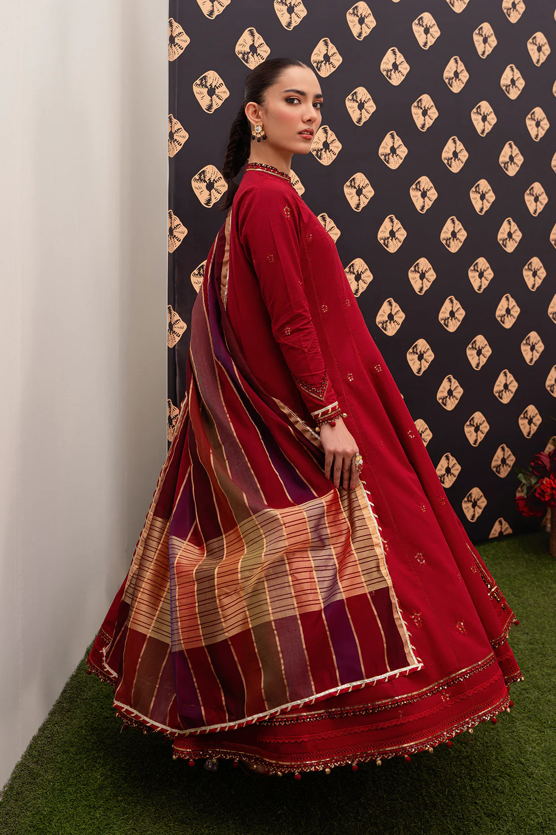 Dyed - 3 Pc Lawn Suit - Image 2