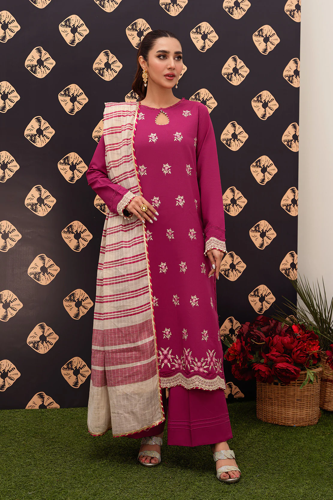 Dyed - 3 Pc Lawn Suit - Image 2
