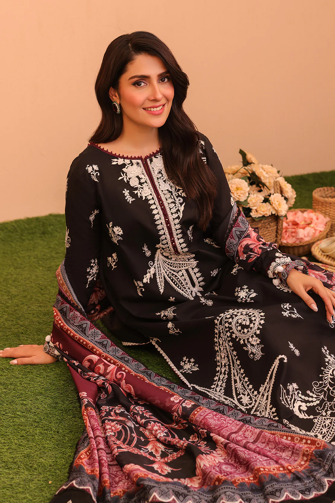Premium - 3 Pc Lawn Suit - Image 8