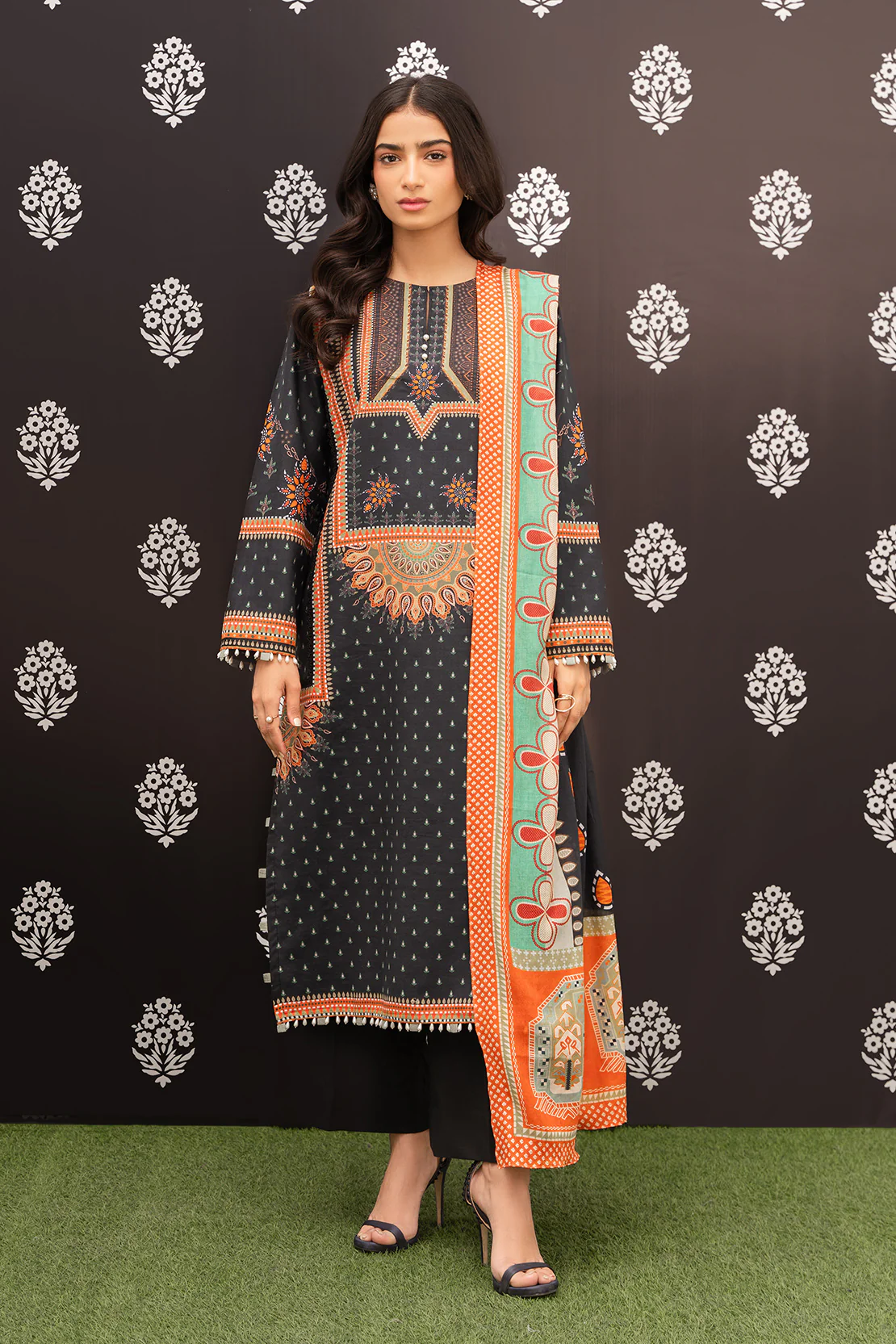 Printed - 2 Pc Lawn Suit - Image 5