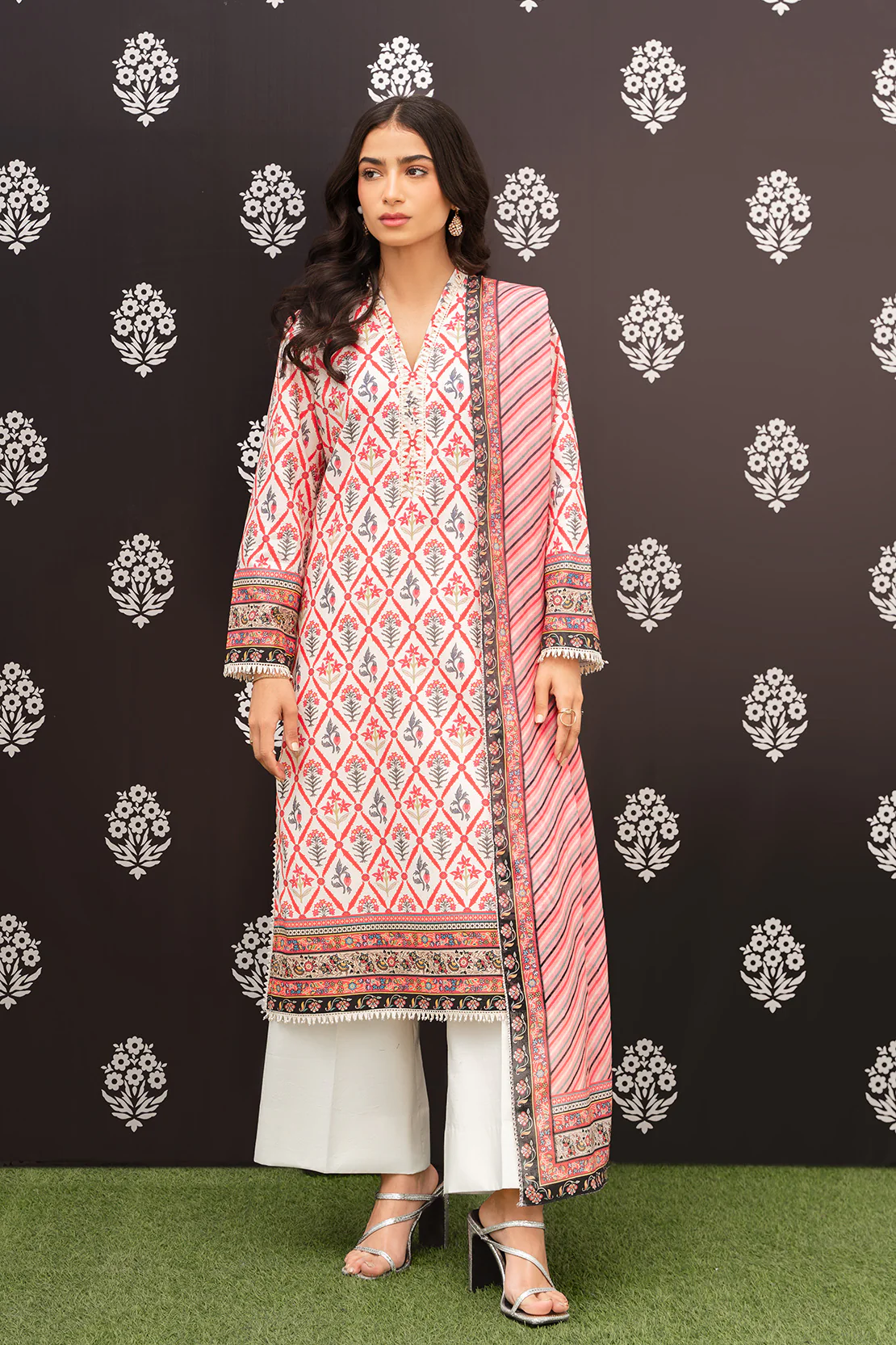 Printed - 2 Pc Lawn Suit - Image 2