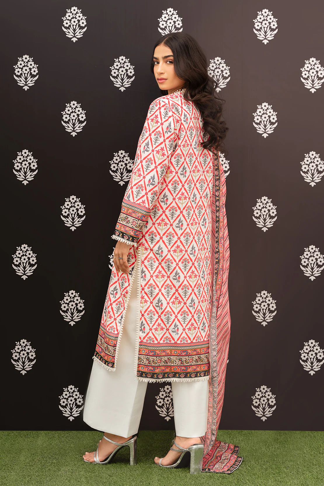 Printed - 2 Pc Lawn Suit - Image 3