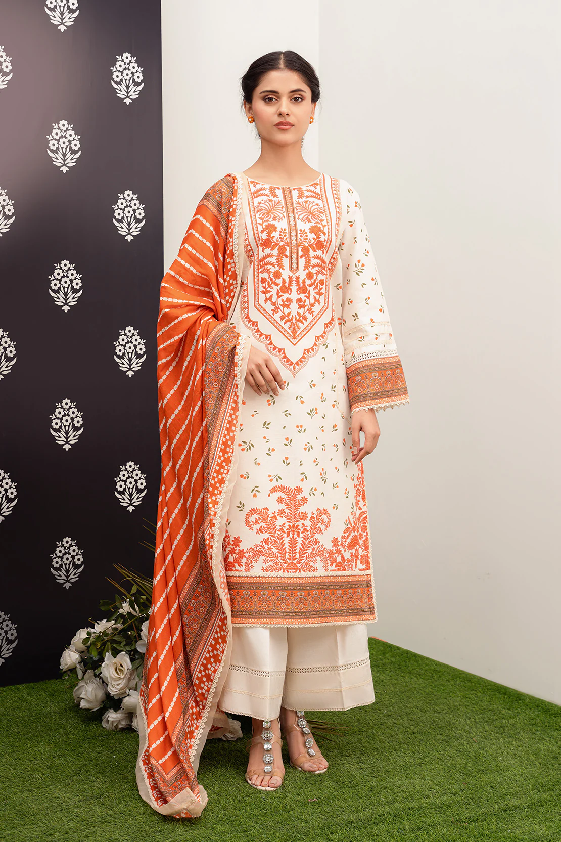 Printed - 2 Pc Lawn Suit - Image 3