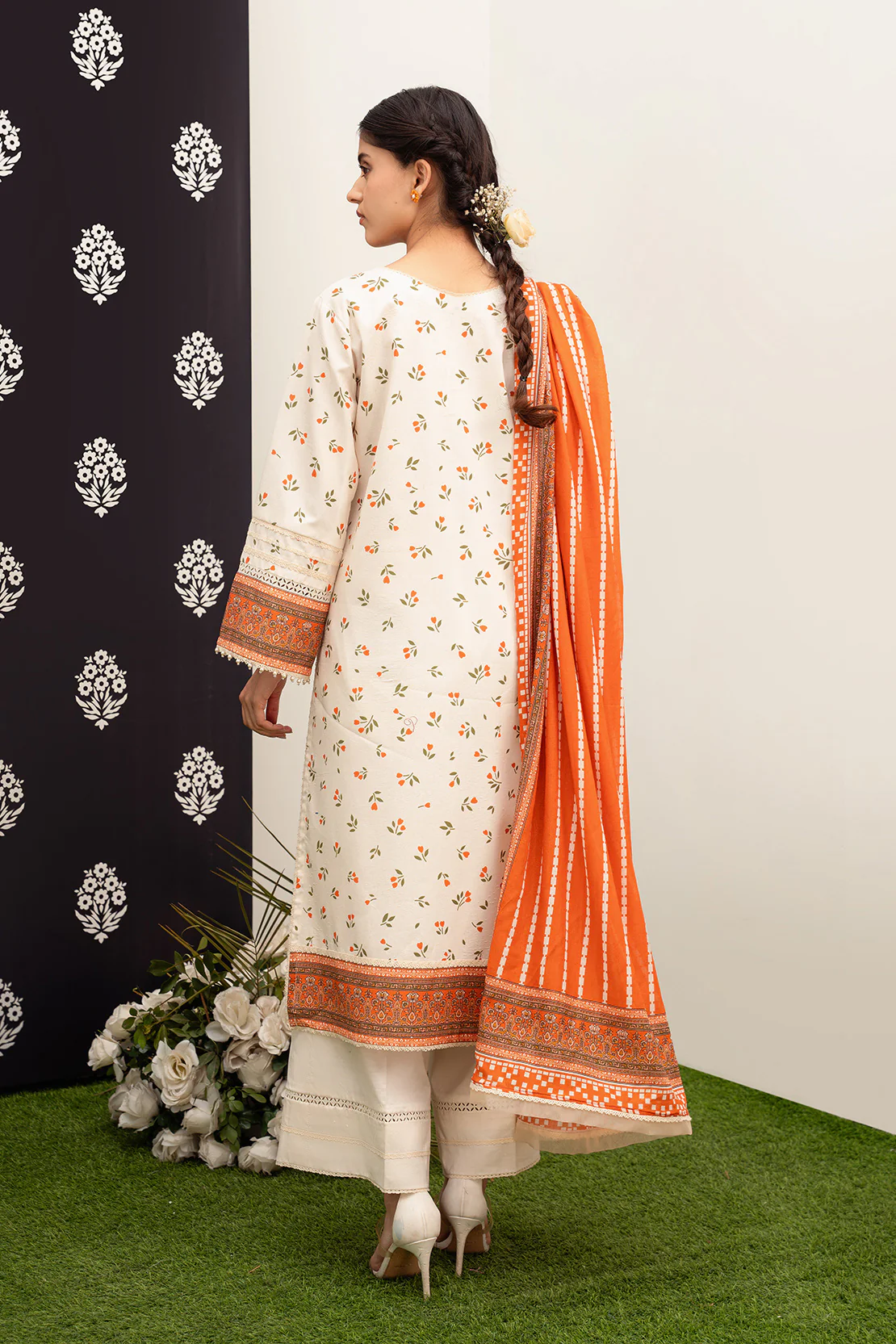 Printed - 2 Pc Lawn Suit - Image 5