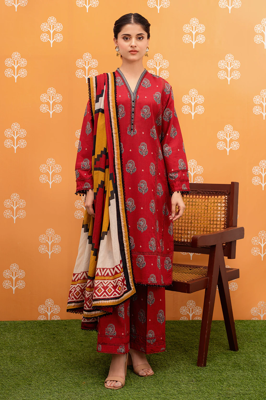 Printed - 3 Pc Lawn Suit - Image 2