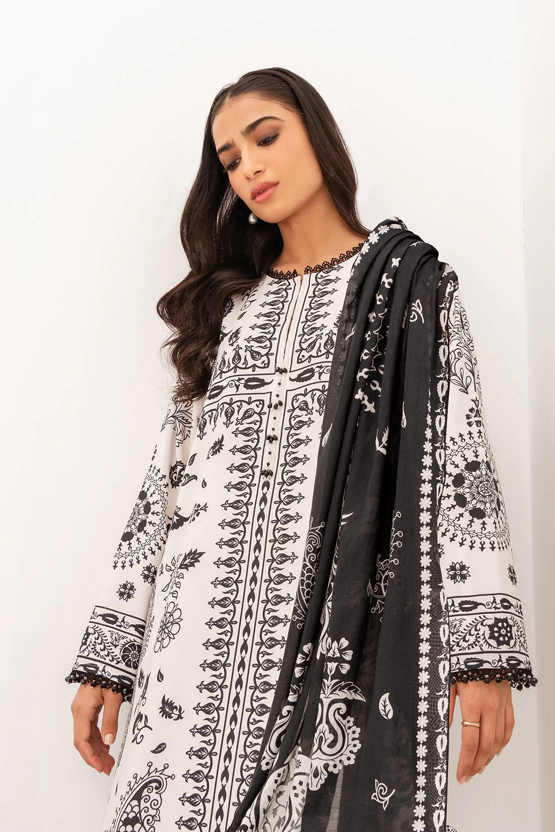Printed - 3 Pc Lawn Suit - Image 5
