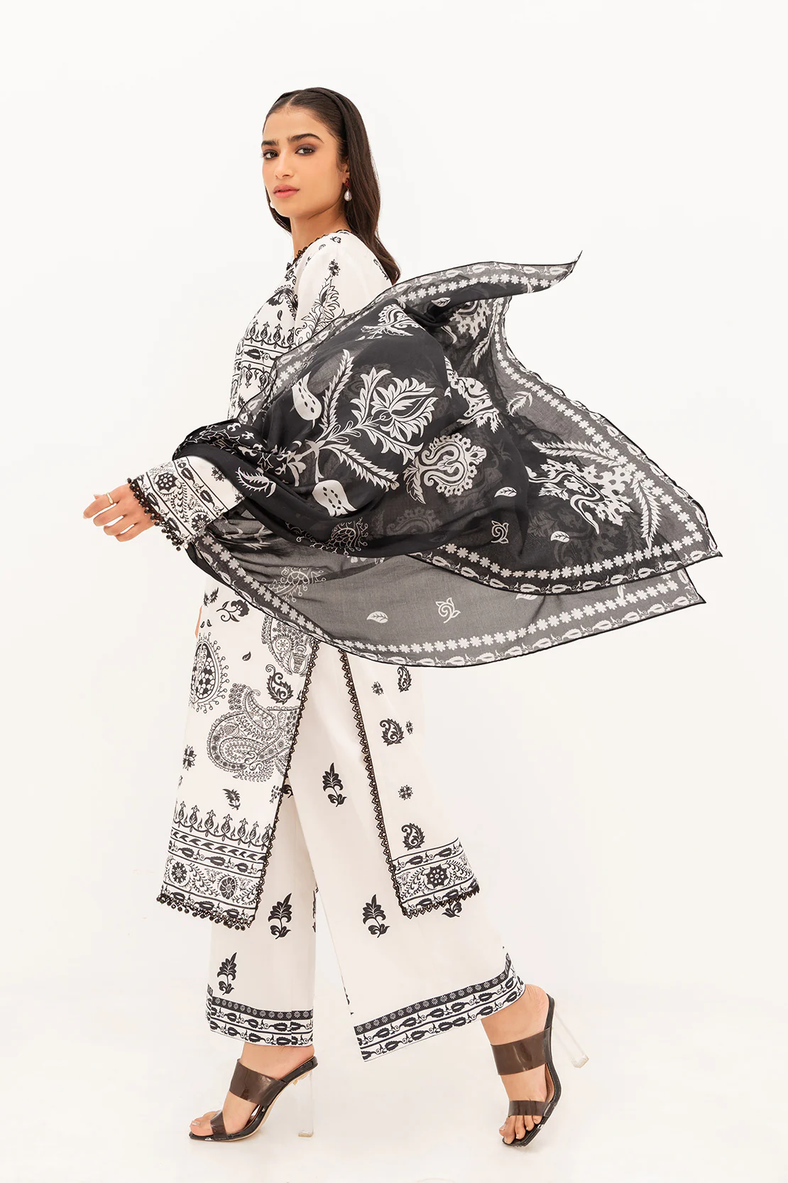 Printed - 3 Pc Lawn Suit - Image 6