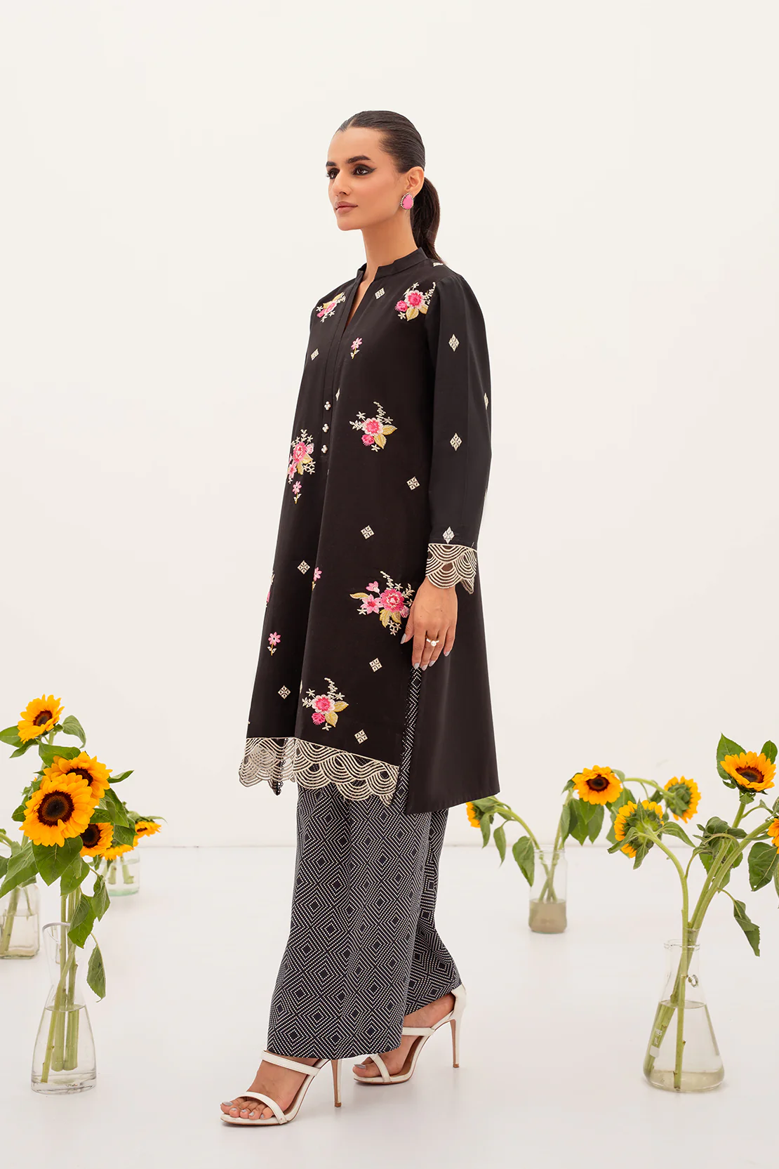 Printed - 2 Pc Lawn Suit (Stitched) - Image 3