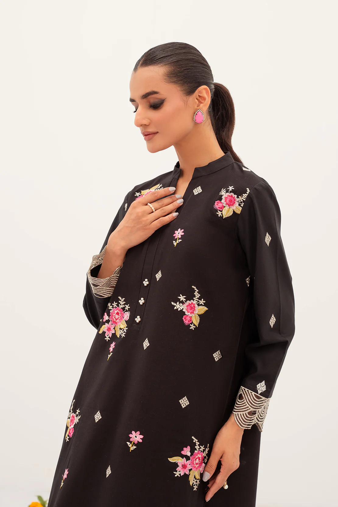 Printed - 2 Pc Lawn Suit (Stitched) - Image 5