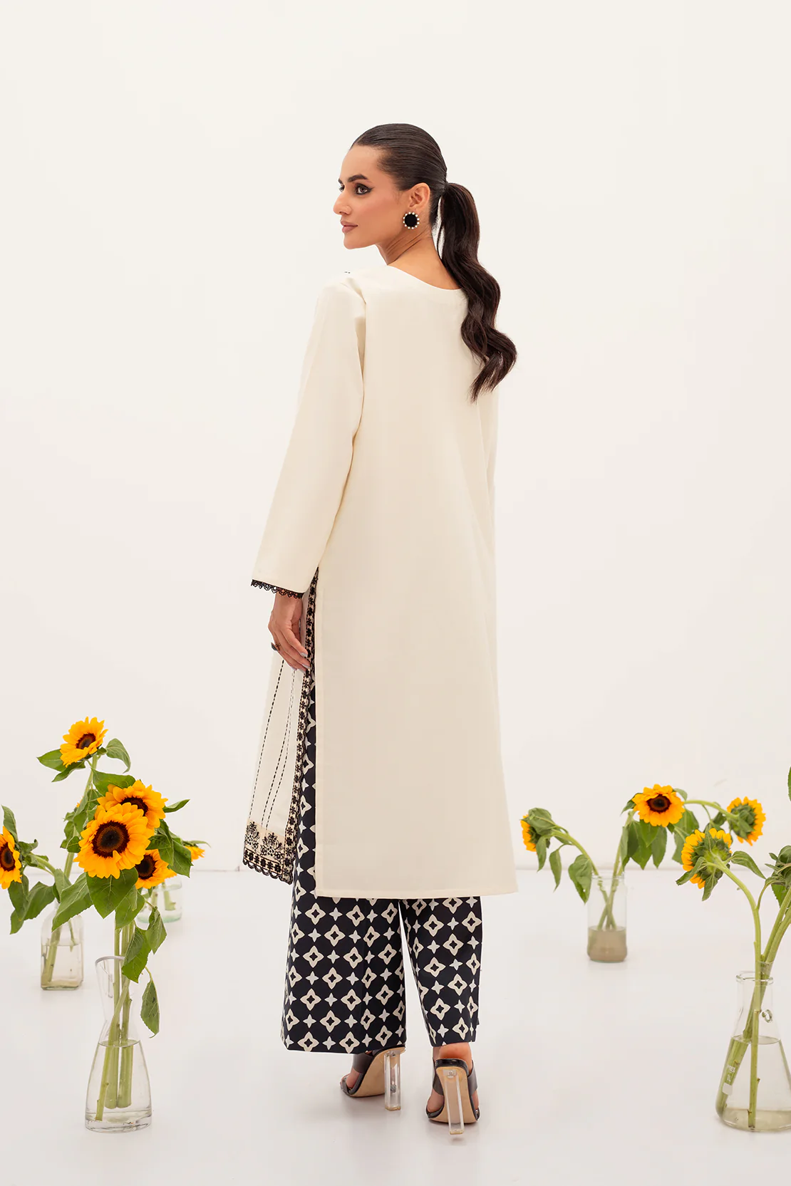 Printed - 2 Pc Lawn Suit (Stitched) - Image 2