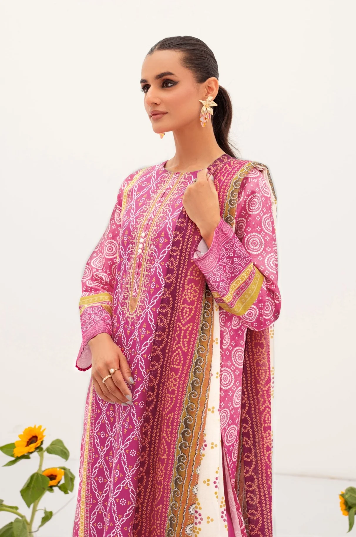 Printed - 3 Pc Lawn Suit (Stitched) - Image 4