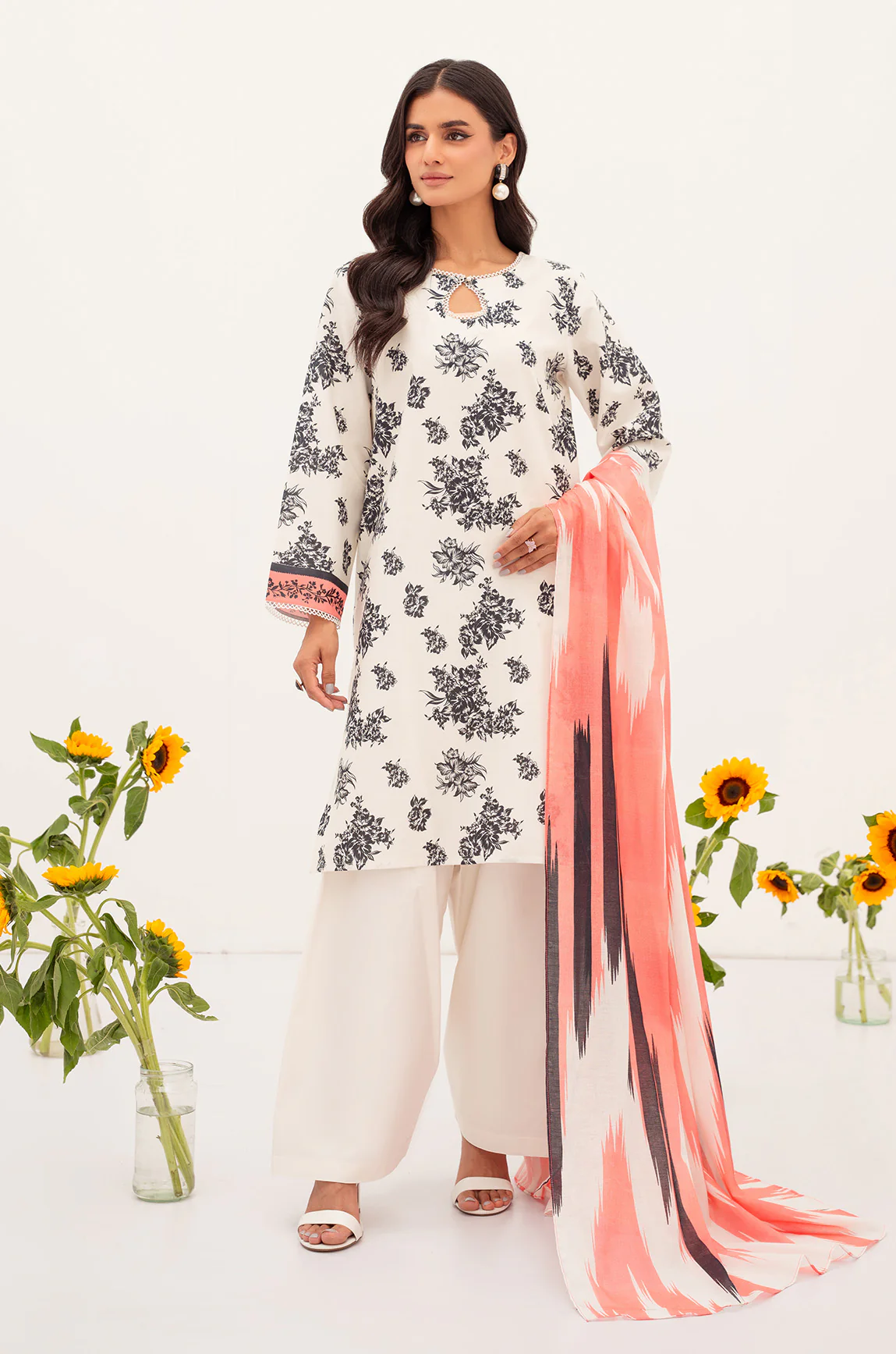 Printed - 3 Pc Lawn Suit (Stitched) - Image 7