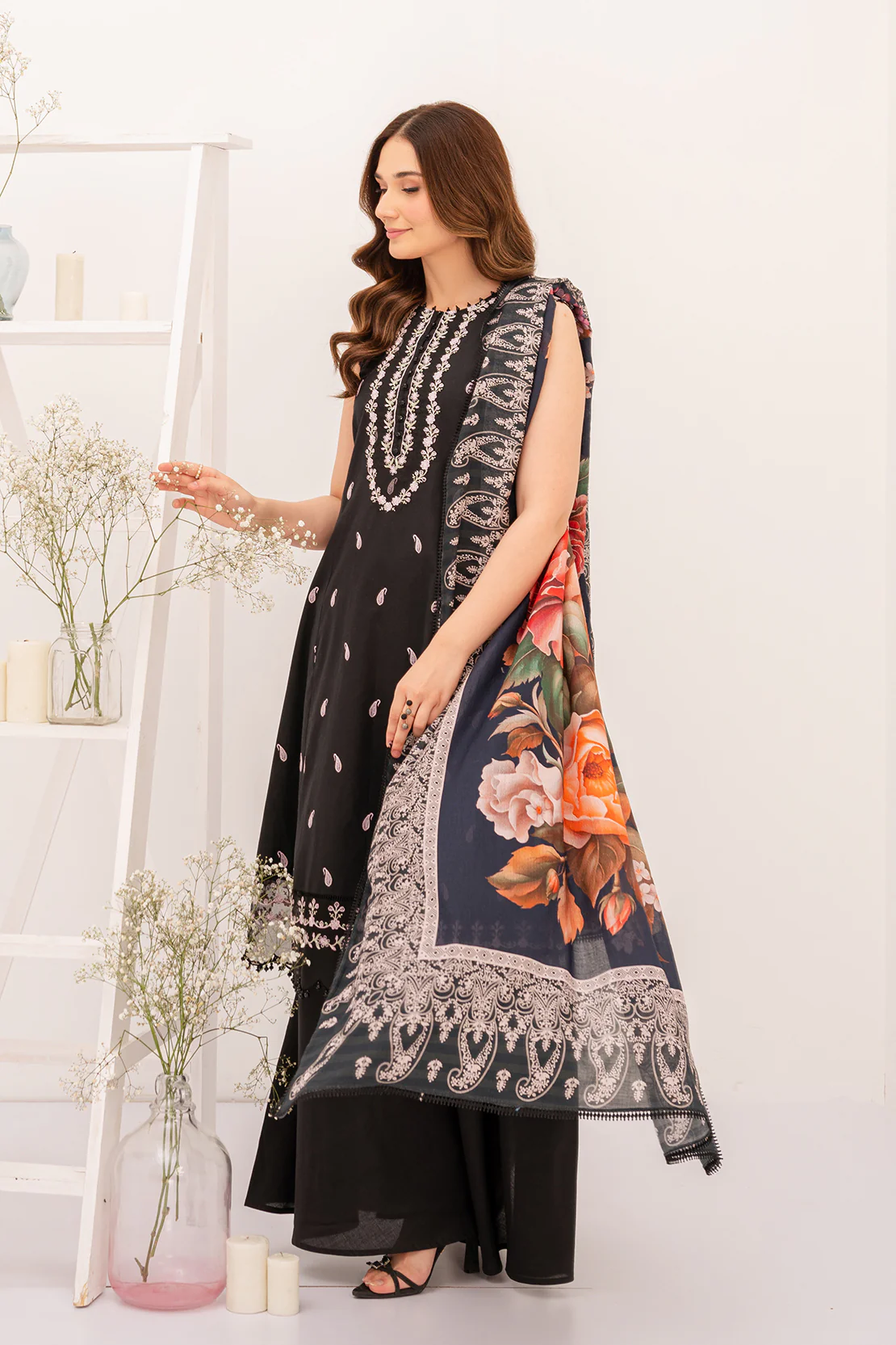 DYED - 3 PC LAWN SUIT - Image 5
