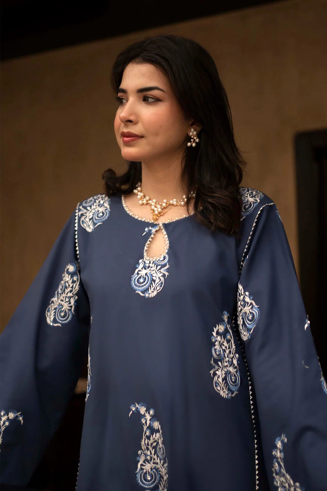 Embroidered - 2 Pc Lawn Suit - Image 3