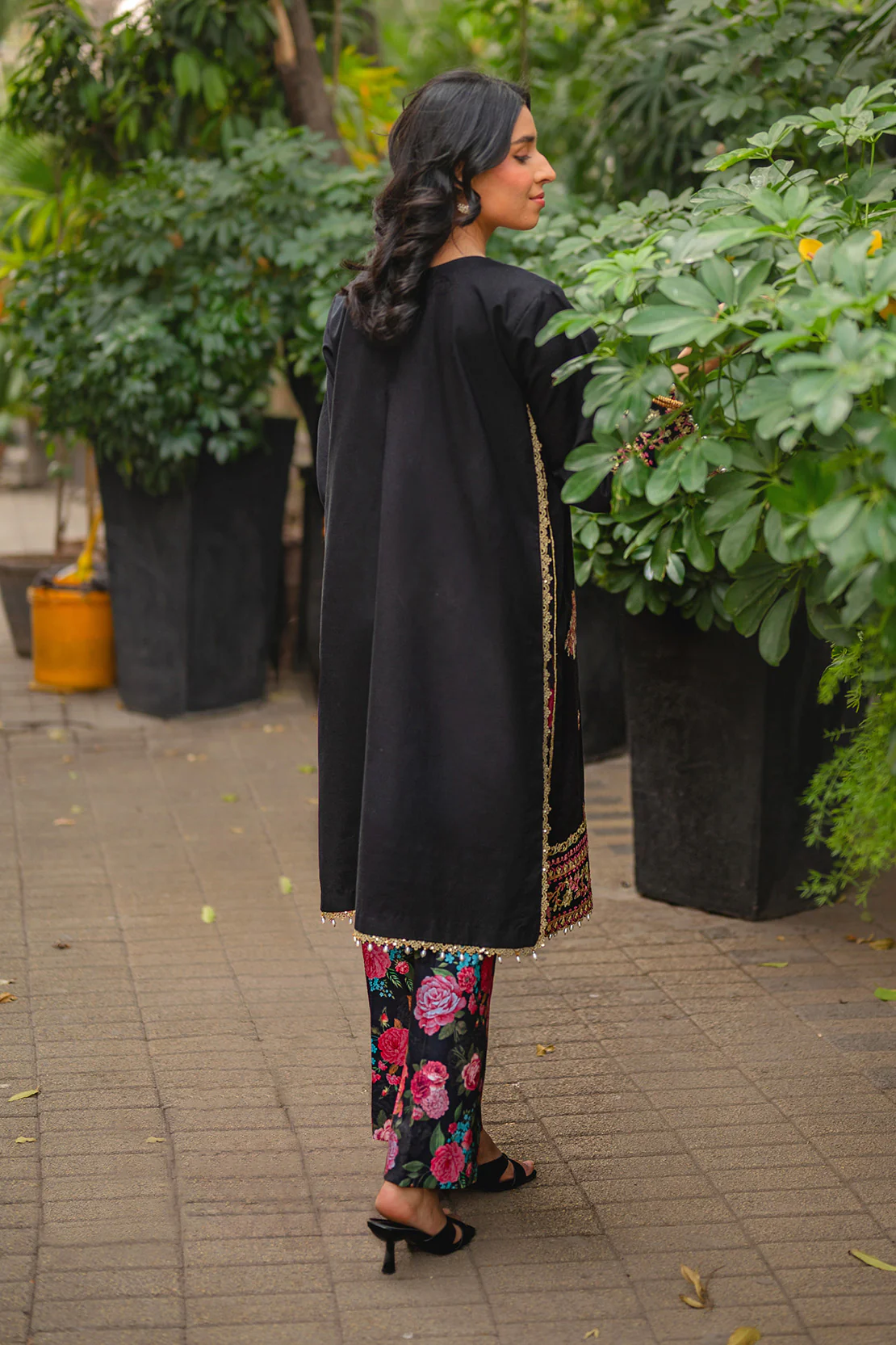 Embroidered - 2 Pc Lawn Suit - Image 5