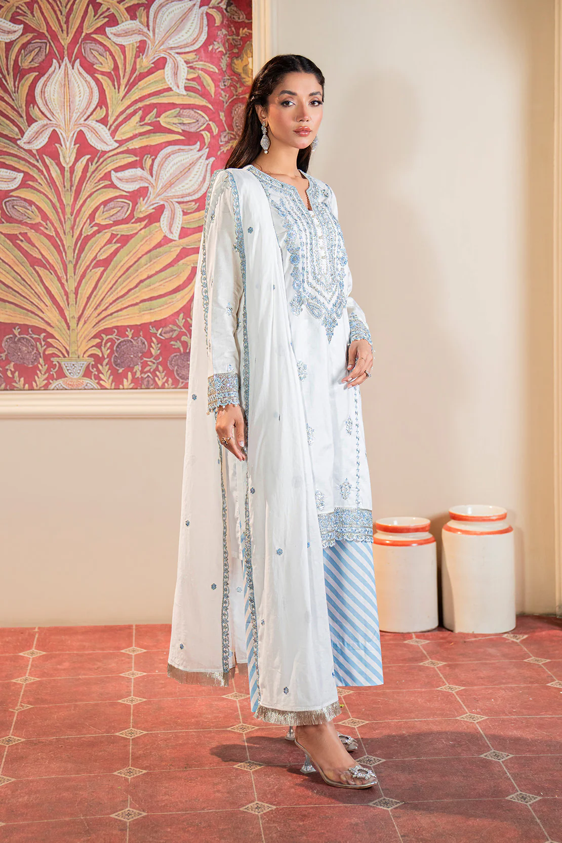 Embroidered - 3 Pc Lawn Suit (Lawn Dupatta) - Image 3