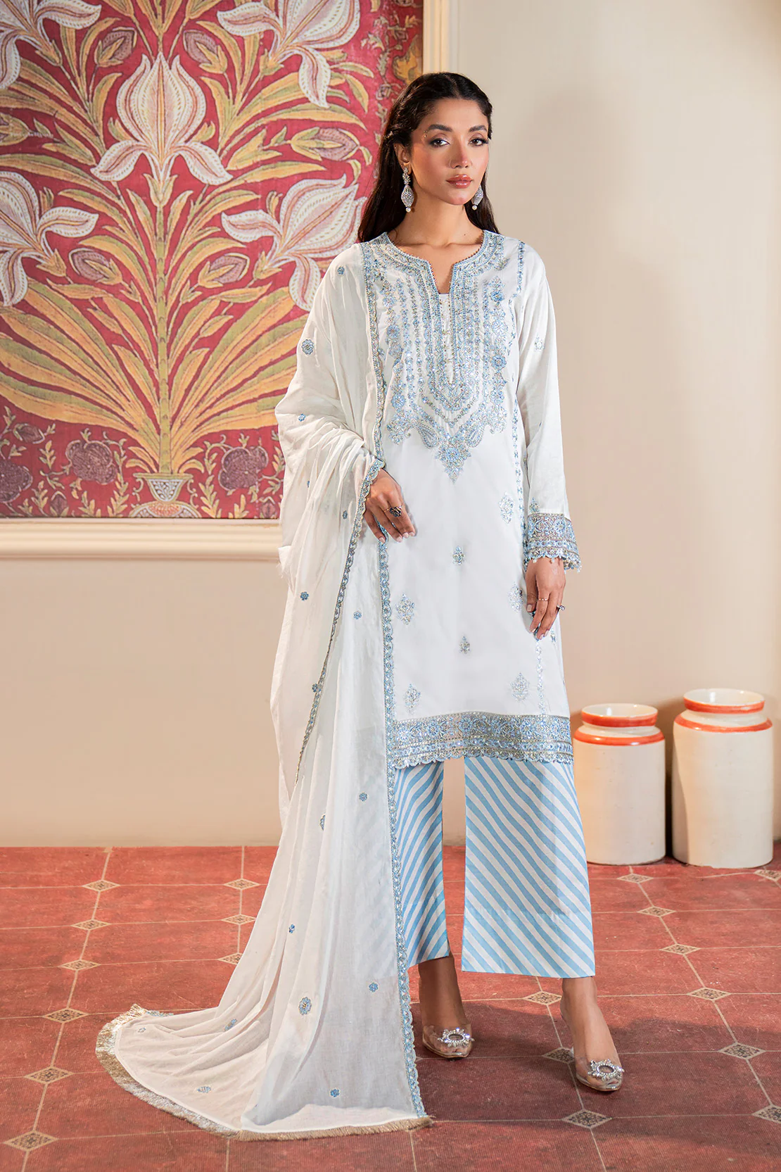 Embroidered - 3 Pc Lawn Suit (Lawn Dupatta) - Image 5