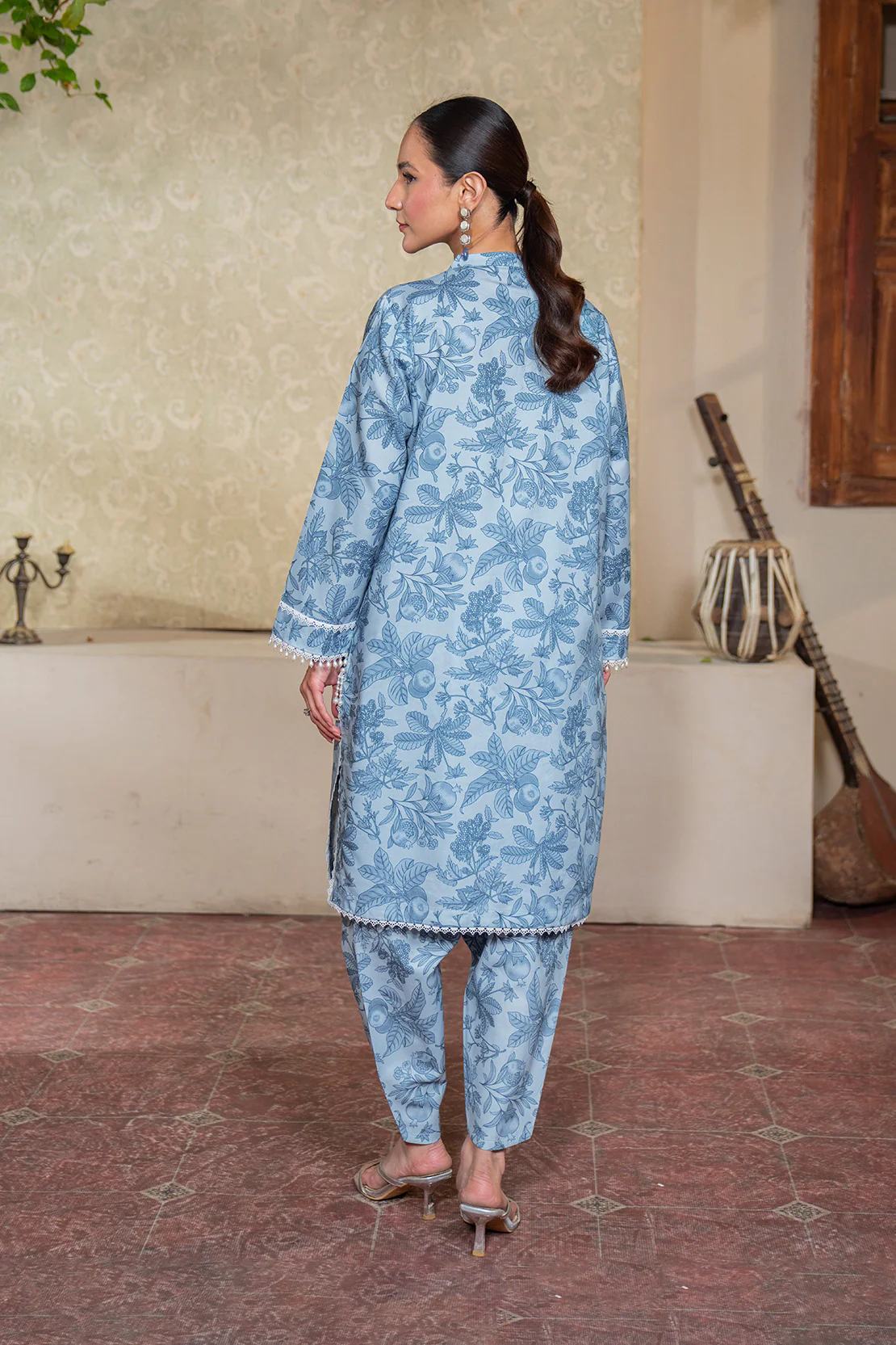 Embroidered - 2 Pc Lawn Suit - Image 2
